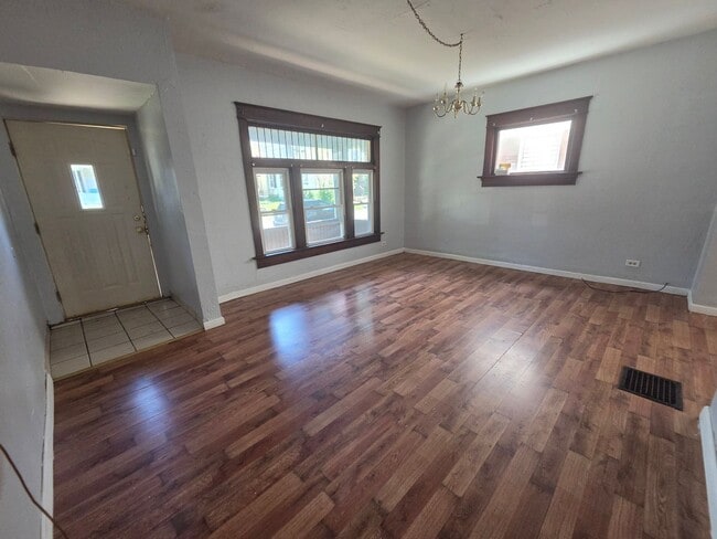 1046 E 4th St Unit 1046 E 4th St