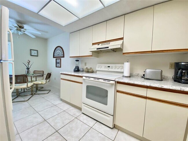 Photo - 6211 Timberlake Dr Unit B6