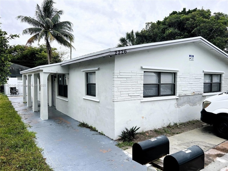 Photo - 2226 Cody St