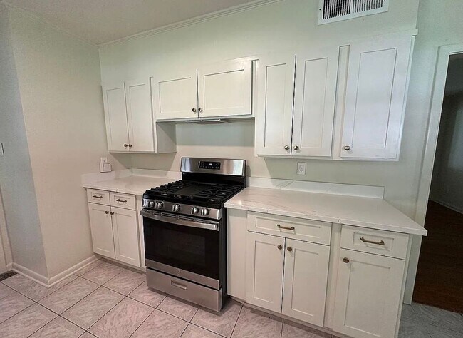 Photo - 214 Brentwood Blvd