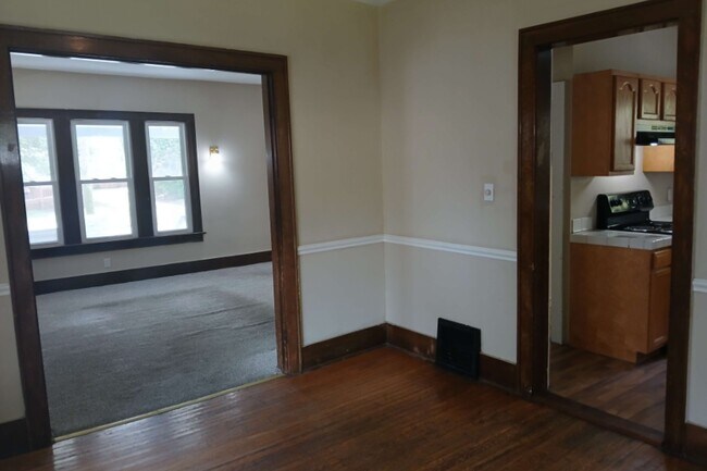 Photo - 1085 Delia Ave