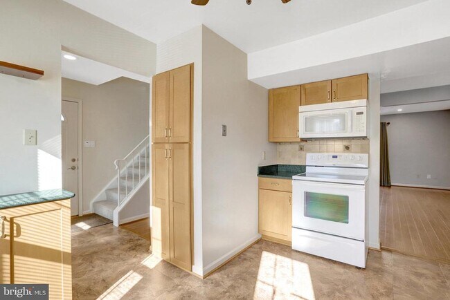 Photo - 6576 Yadkin Ct