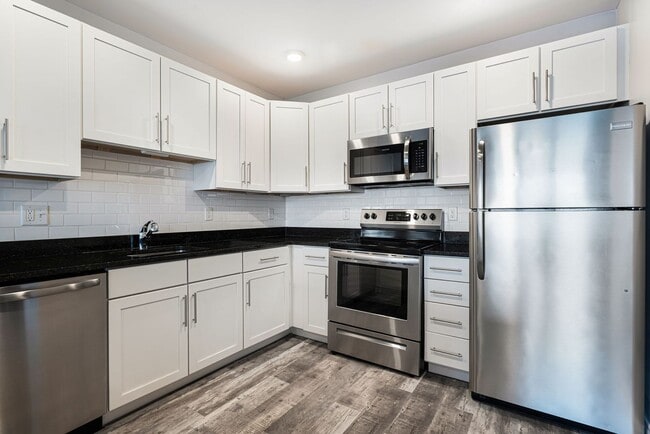 Photo - Third and Central Place