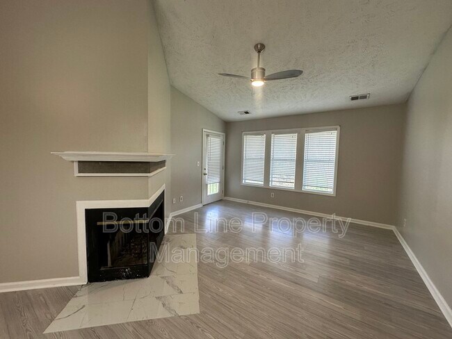 Photo - 942 Stewarts Creek Dr Unidad #8