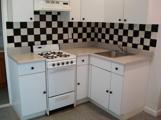 Cozy kitchen - 20 N Astor St Unidad #1