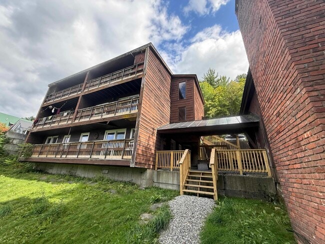 473 Maple St Unit 5