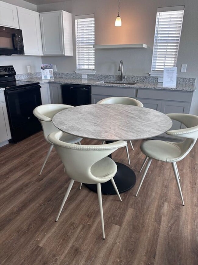 Photo - Clover On Cascade