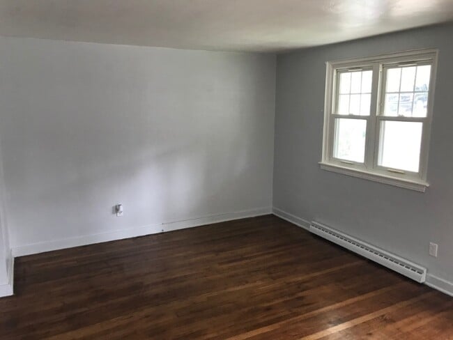 Photo - 706 Hestor Dr