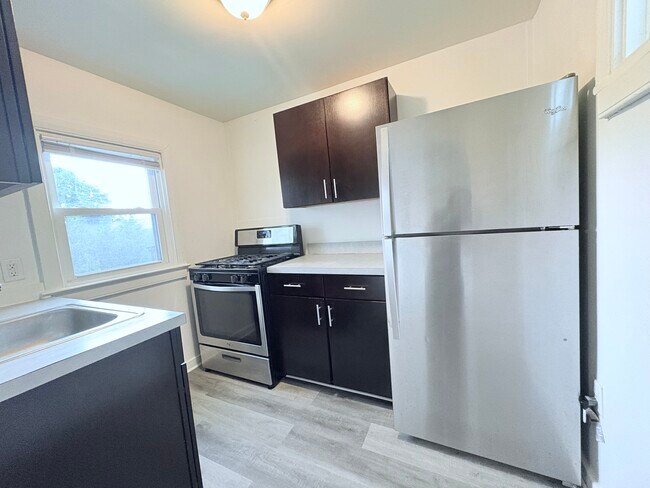 Photo - 131 S Duke St