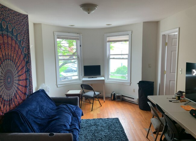 Photo - 105 Hammond St