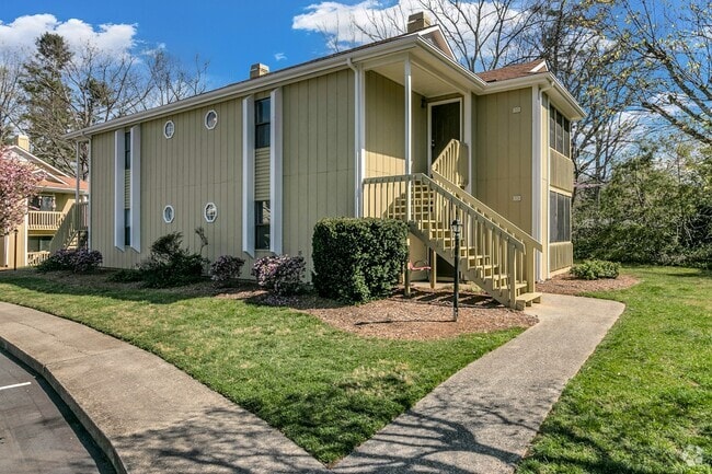 Building Photo - 110 Heywood Rd Unit 13D Rental