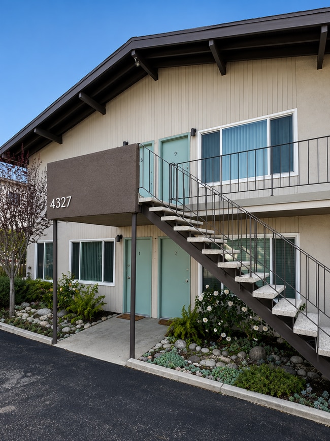 Photo - 4327 Inglewood Blvd