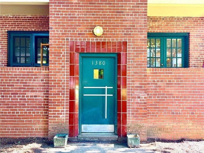 Building Photo - 1380 Chalmette Dr NE Unit 3 Rental