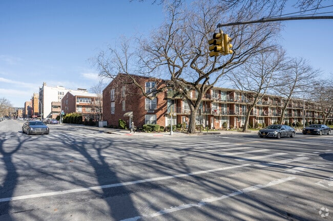 Photo - 9951 Shore Rd