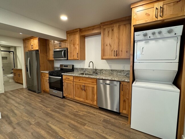 Photo - 848 W 1st Street