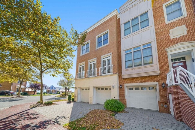 Photo - 1 Intrepid Pl