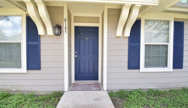 Photo - 6145 Settlers Square Ln