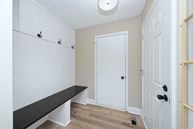 Photo - 1140 Brunswick Ln