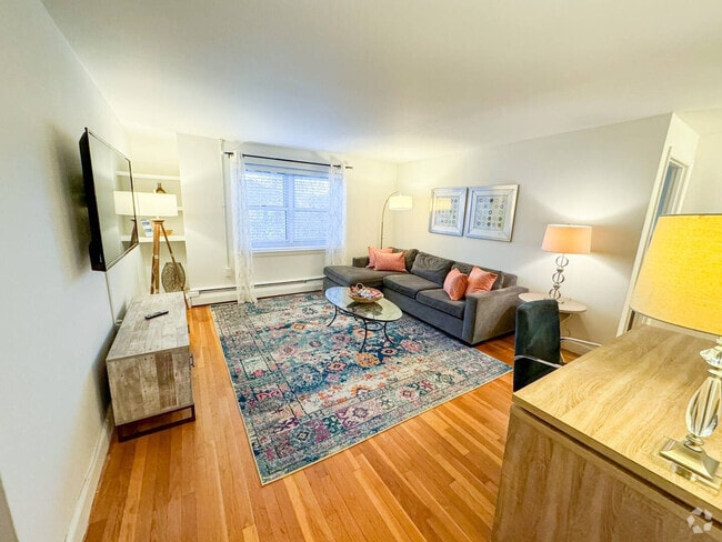 Building Photo - 91 Chestnut St Rental
