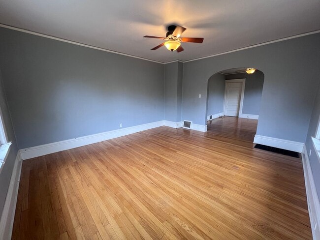 Photo - Large 3 Bedroom Duplex with Washer/Dryer - Water included!