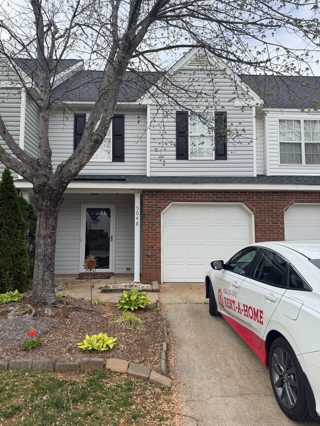 Building Photo - Cozy Townhome in Rachels Keep!