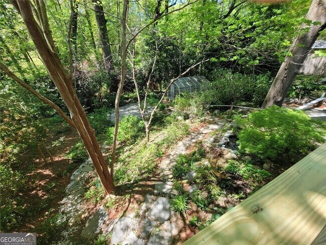 Photo - 404 Emory Dr NE
