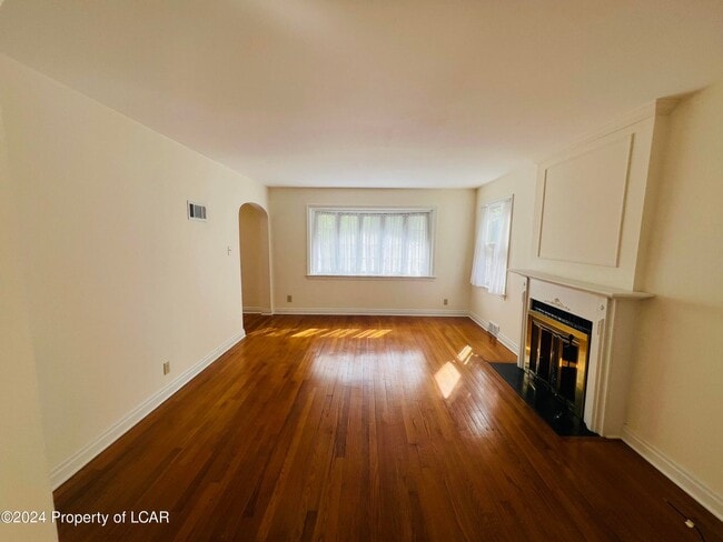 Photo - 92 Elmcrest Dr