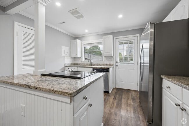2BR, 2BA - 1,000SF - Kitchen