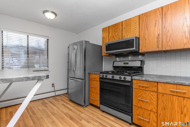 Photo - 5 Talcott Forest Rd Unit APT A