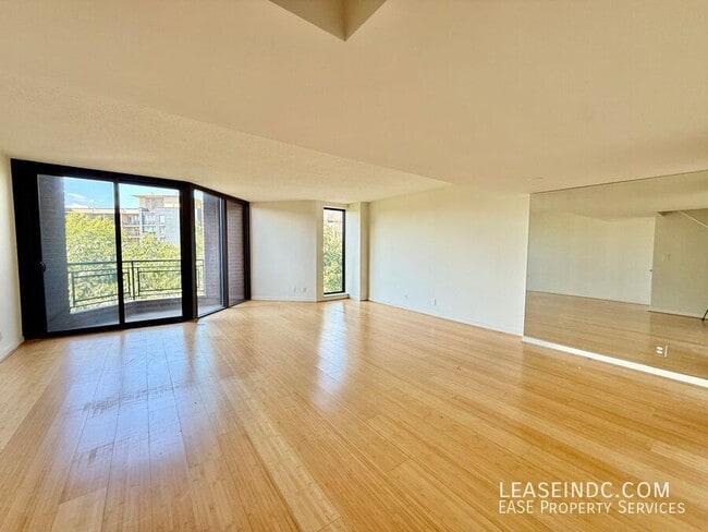 Photo - 1099 22nd St NW Unidad #805