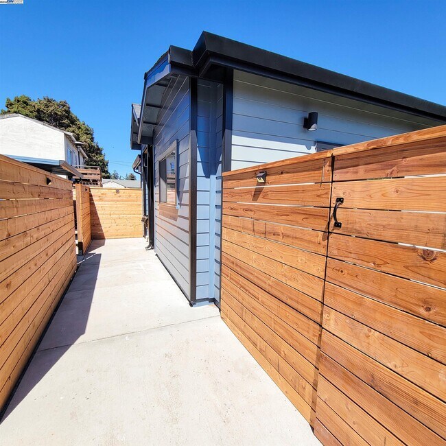 Photo - 110 S 37th St