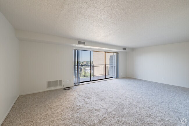 2BR, 2BA - 1,250SF - Living Room - North Park Place Apartments