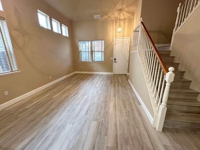 Photo - Beautiful Natomas Park Home – 5 Bed / 3 Bath, new interior paint, 2 story!