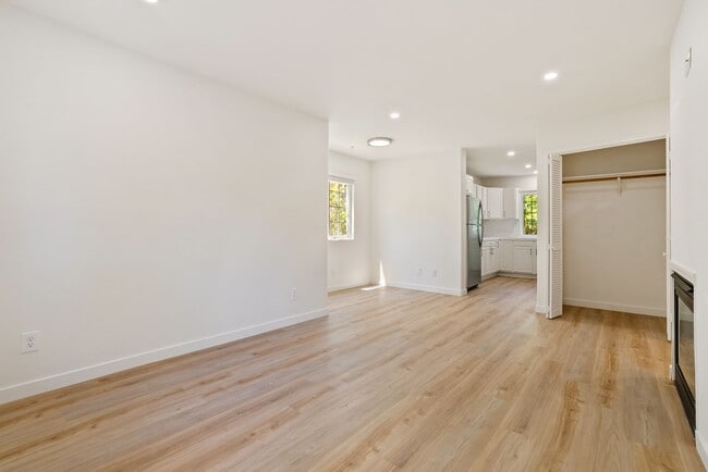 Photo - Newly renovated 1 bedroom 1 bath Unit 3372 #2