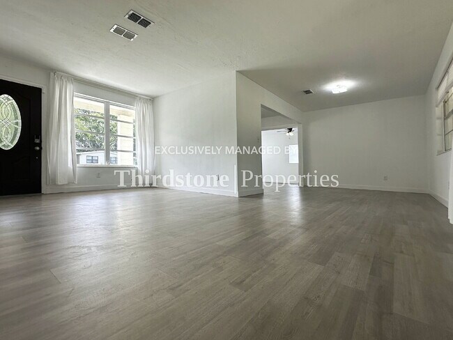 Photo - 8105 Santillo Dr