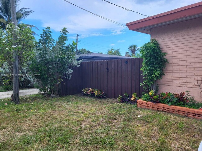 Photo - 1544 NW 6th Ave
