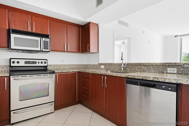 Photo - 403 S Sapodilla Ave Unit 218