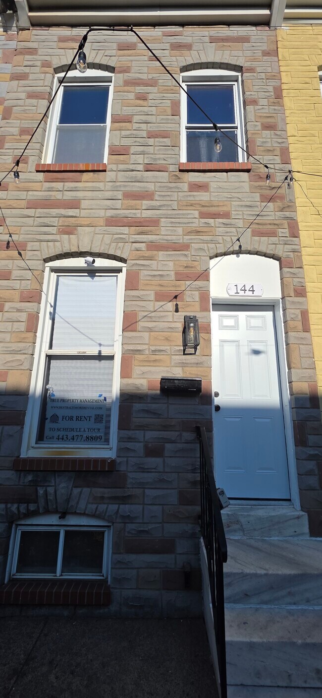 Building Photo - 144 N Streeper St