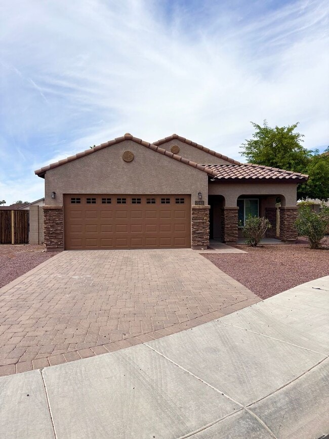 Building Photo - 7242 N 77th Dr