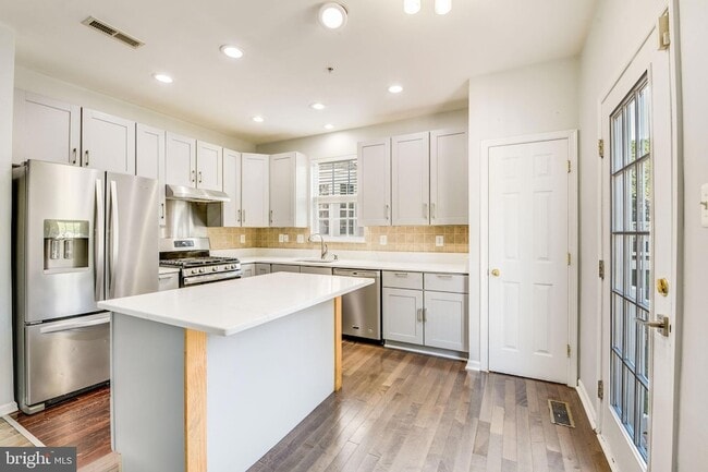 Photo - 7742 Valley Oak Dr