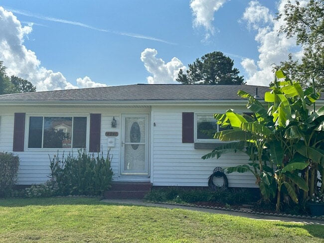 Building Photo - 4841 Linshaw Ln