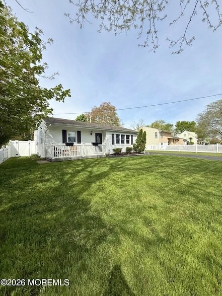 Photo - 878 Salem Dr