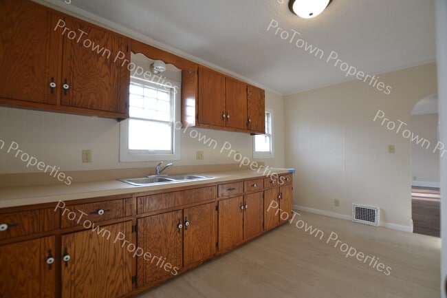 Photo - 809 E Washington St