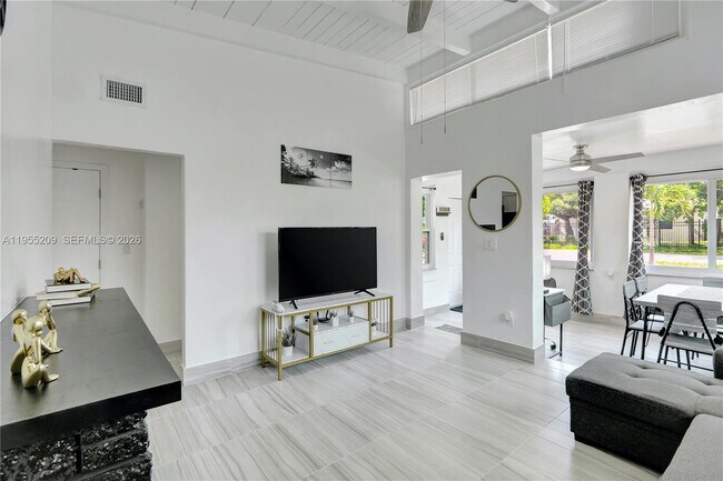 Photo - 1205 NW 3rd Ave Unidad A