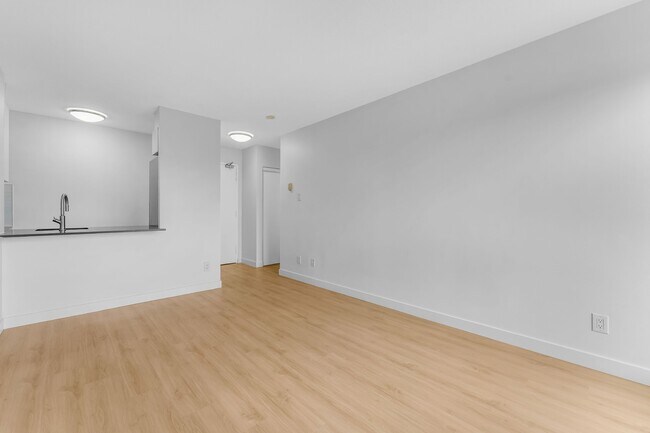 Photo - 145 York St Unit 307