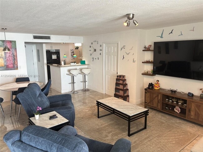 Photo - 6450 Collins Ave Unidad 1207