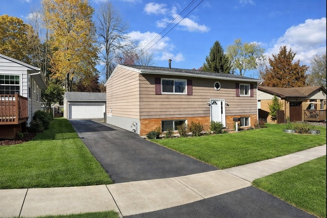 Building Photo - Merriman Valley Gem: 4BR + 2 Full Baths + HUGE 2.5-Car Garage!