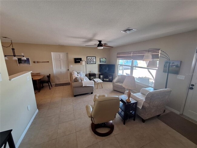 Photo - 1541 Crest Dr