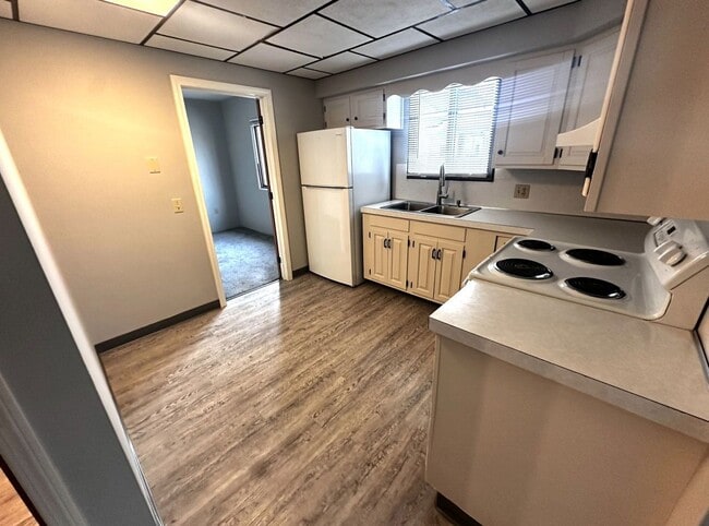 Photo - 10 Thompson St Unit H