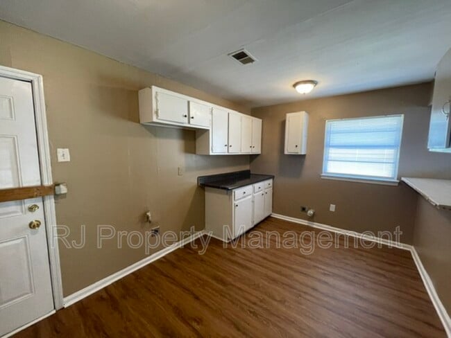 4583 Range Line Rd
